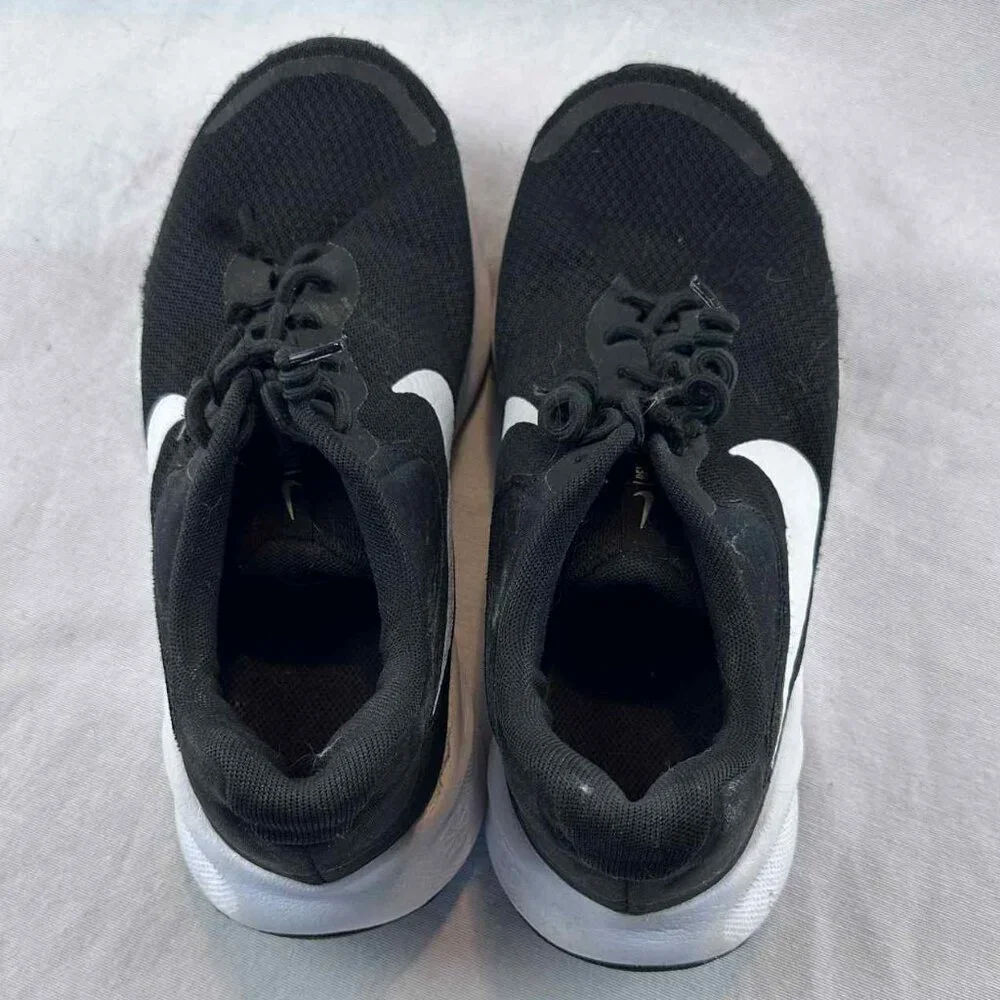 Nike Revolution 6 Women’s Running Shoes – Black/White –‎ Size 8W